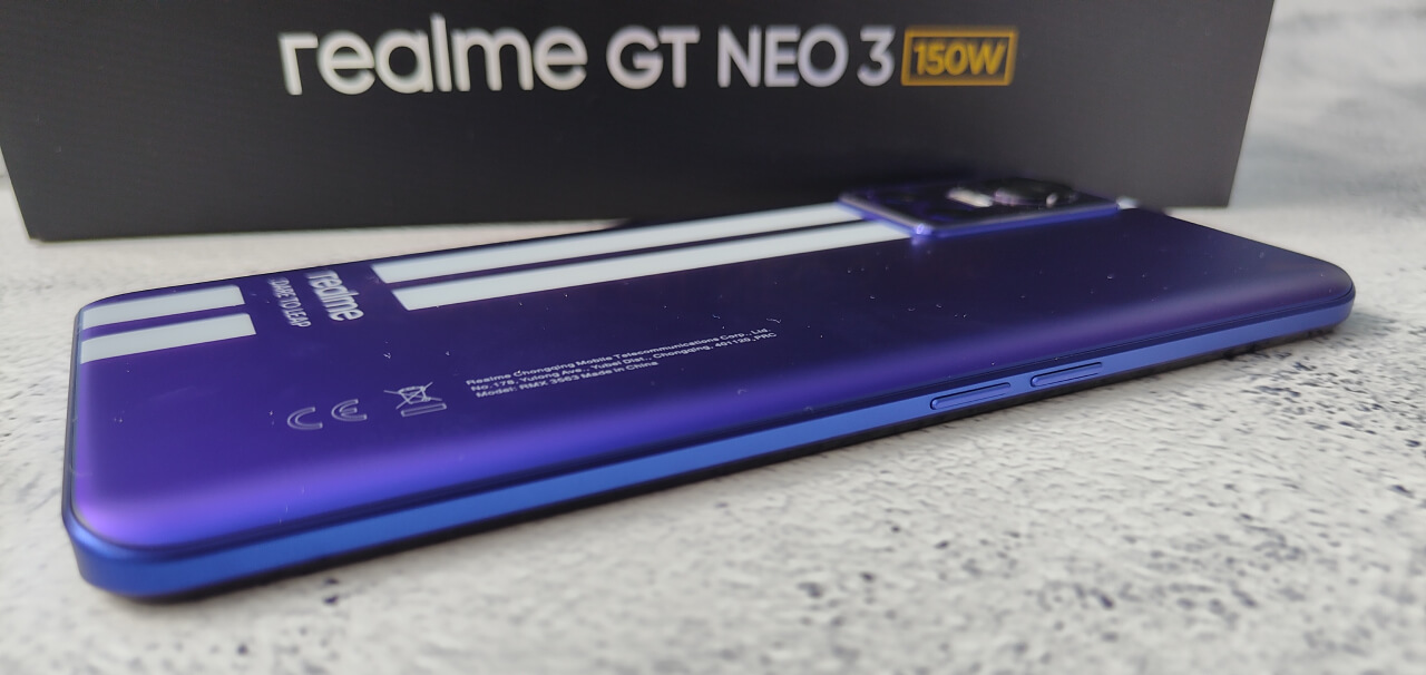 realme GT Neo 3 bok